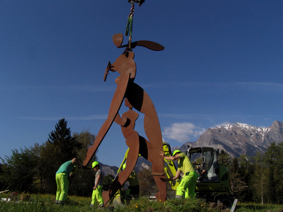 Agnes Keil, `Komm´ bei der Montage, Schweiz, 420cm Höhe, 2,5Tonnen